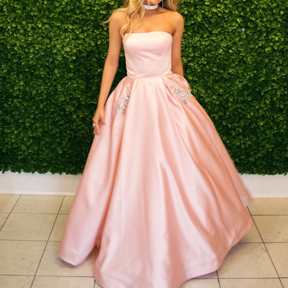 Light pink Sherri Hill prom/homecoming dress sz 00